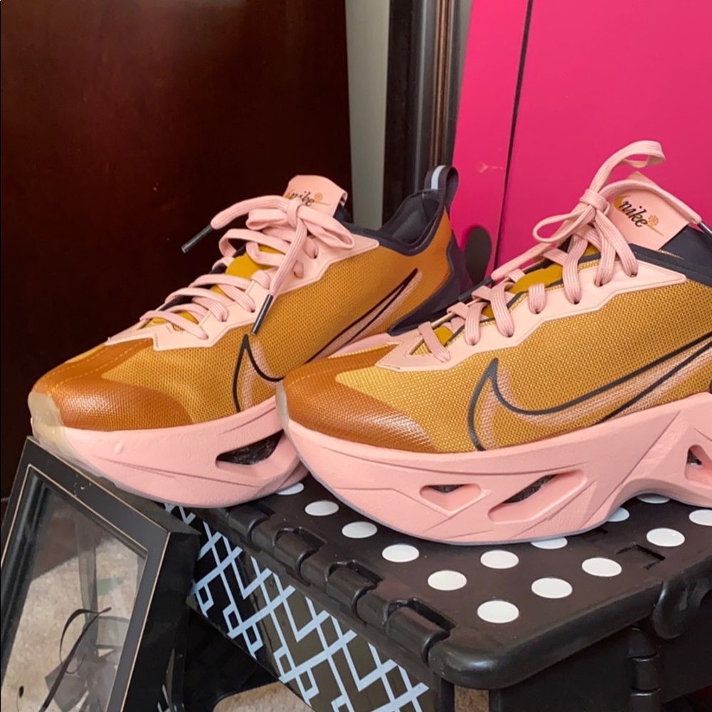 SOLD🚨NIKE ZOOM X VISTA GRIND